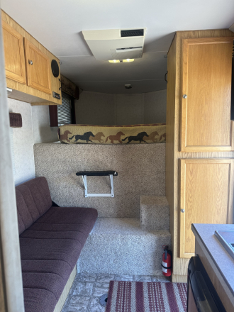 Tack ID: 570608 2005 LOGAN COACH 3 HORSE GN - PhotoID: 155765 - Expires 18-Dec-2026 Days Left: 155