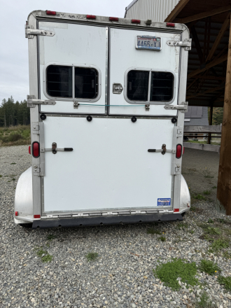 Tack ID: 570612 1999 Featherlite 2H GN Warmblood Size Horse Trailer - PhotoID: 155761 - Expires 19-Sep-2026 Days Left: 90