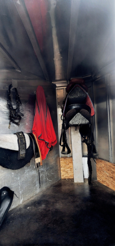 Tack ID: 570632 1995 aluminum featherlite 2 horse - PhotoID: 155795 - Expires 01-Oct-2026 Days Left: 77