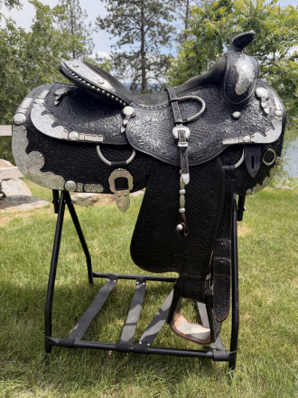 Tack ID: 570664 Beautiful 16inch Harris saddle and bridle set - PhotoID: 155809 - Expires 15-Oct-2026 Days Left: 81
