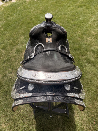 Tack ID: 570664 Beautiful 16inch Harris saddle and bridle set - PhotoID: 155810 - Expires 15-Oct-2026 Days Left: 81