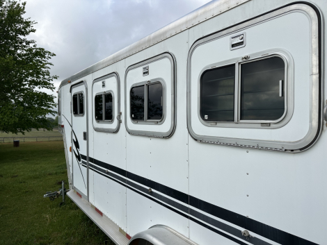 Tack ID: 570674 2001 EXISS SS/300 3 horse gooseneck trailer - PhotoID: 155834 - Expires 18-Oct-2026 Days Left: 83