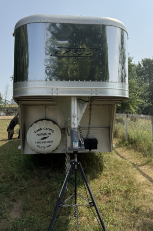 Tack ID: 570674 2001 EXISS SS/300 3 horse gooseneck trailer - PhotoID: 155835 - Expires 18-Oct-2026 Days Left: 83