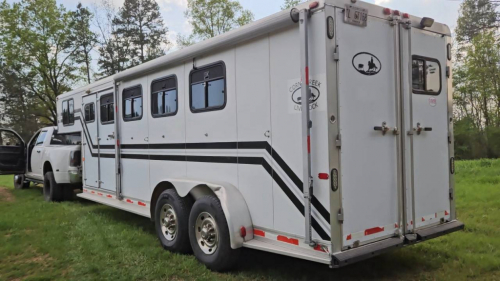 Tack ID: 570682 Dream Coach 2000 4H Slant Aluminum Trailer. Title in hand. - PhotoID: 155838 - Expires 19-Oct-2026 Days Left: 81