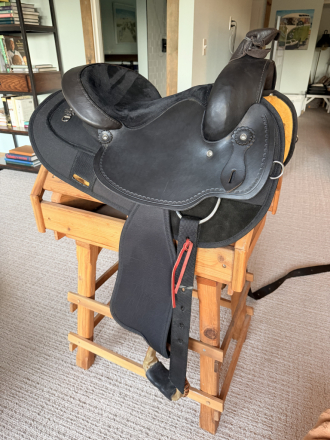 Tack ID: 570704 New Fabtron Saddle - PhotoID: 155873 - Expires 31-Oct-2026 Days Left: 88