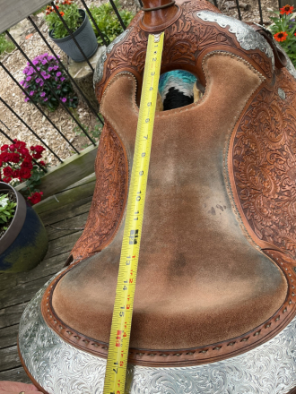 Tack ID: 570711 Blue Ribbon Show Saddle - PhotoID: 155876 - Expires 04-Nov-2026 Days Left: 89