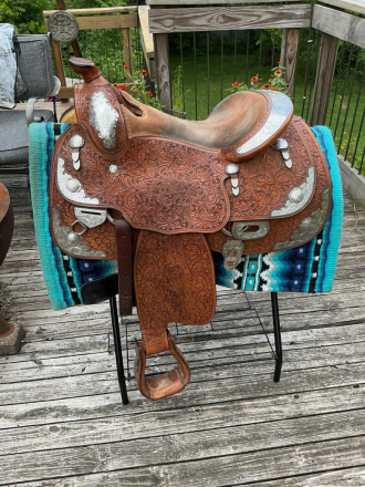 Tack ID: 570711 Blue Ribbon Show Saddle - PhotoID: 155877 - Expires 04-Nov-2026 Days Left: 89