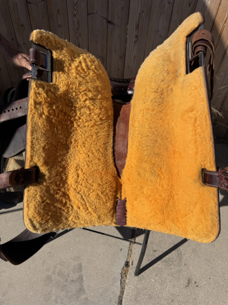 Tack ID: 570738 2020 15.5” Martin High Plains Saddle – Nettles Stirrups - PhotoID: 155902 - Expires 17-Nov-2026 Days Left: 84