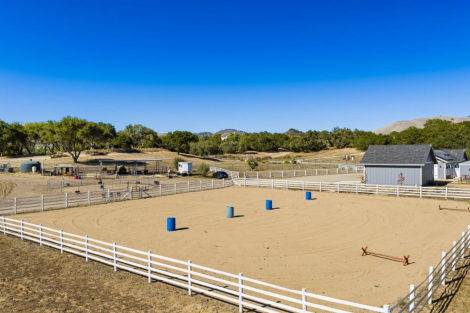 Tack ID: 570754 Hobby Horse Farm 15 minutes to Beach - PhotoID: 155912 - Expires 23-Nov-2026 Days Left: 74