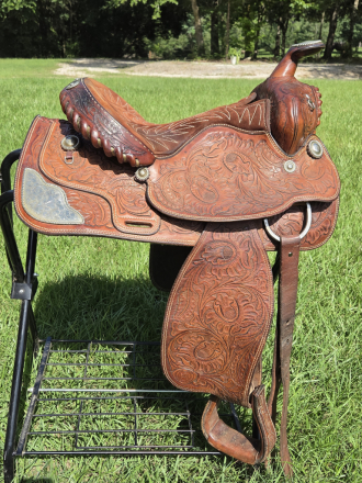 Tack ID: 570766 1977 Bona Allen Show Saddle - PhotoID: 155921 - Expires 29-Nov-2026 Days Left: 88
