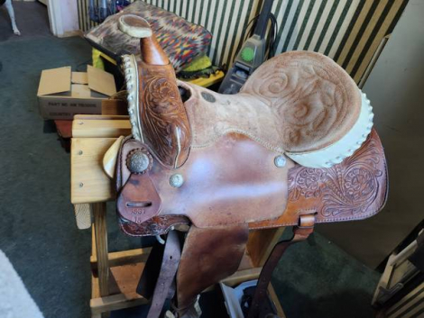 Tack ID: 570787 Nice 15 Benchmark western barrel saddle - PhotoID: 155970 - Expires 12-Mar-2027 Days Left: 176