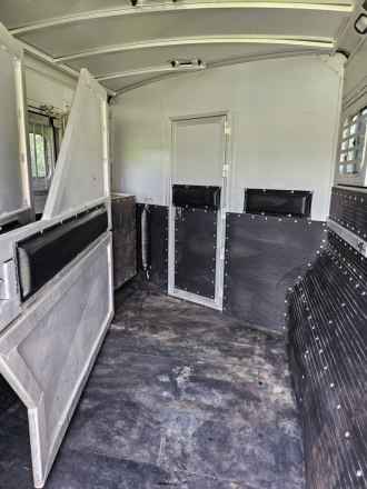 Tack ID: 570788 2011 Platium Coach - PhotoID: 155979 - Expires 14-Dec-2026 Days Left: 86