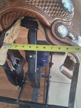 Tack ID: 570793 Broken Horn, show saddle with silver 15 in - PhotoID: 155995 - Expires 16-Dec-2026 Days Left: 88