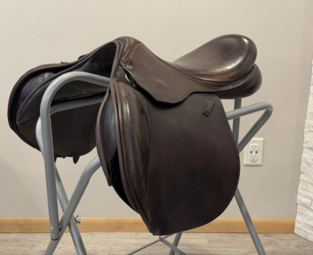 Tack ID: 570798 County Innovation Saddle 18” seat - PhotoID: 155987 - Expires 16-Mar-2027 Days Left: 178