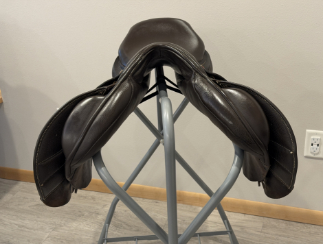 Tack ID: 570799 Albion Close Contact Saddle 18” seat - PhotoID: 155991 - Expires 16-Mar-2027 Days Left: 178