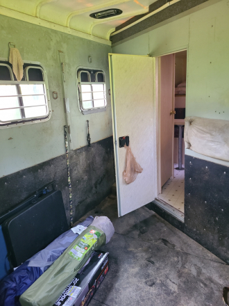 Tack ID: 570812 2 horse slant Horse trailer with gooseneck - PhotoID: 156018 - Expires 20-Dec-2026 Days Left: 89