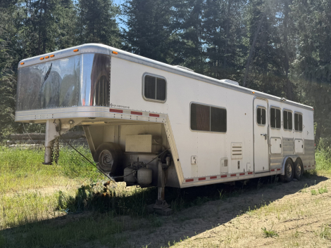 Tack ID: 570816 2007 Featherlite 4 Horse living quarters Trailer - PhotoID: 156024 - Expires 23-Mar-2027 Days Left: 168