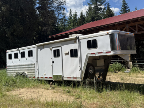 Tack ID: 570816 2007 Featherlite 4 Horse living quarters Trailer - PhotoID: 156025 - Expires 23-Mar-2027 Days Left: 168
