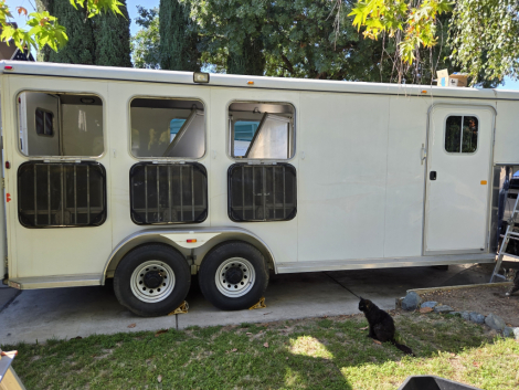 Tack ID: 570830 2005 Logan XT 3 Horse Gooseneck Excellent Condition! - PhotoID: 156057 - Expires 28-Dec-2026 Days Left: 67