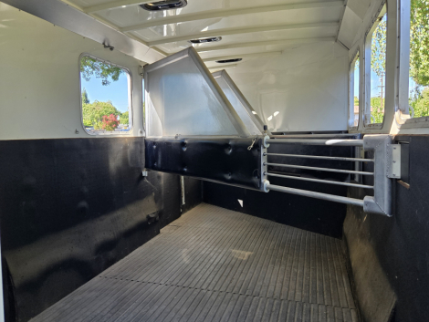 Tack ID: 570830 2005 Logan XT 3 Horse Gooseneck Excellent Condition! - PhotoID: 156058 - Expires 28-Dec-2026 Days Left: 67